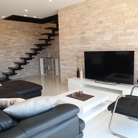 Διαμέρισμα Sunshine Τρογκίρ